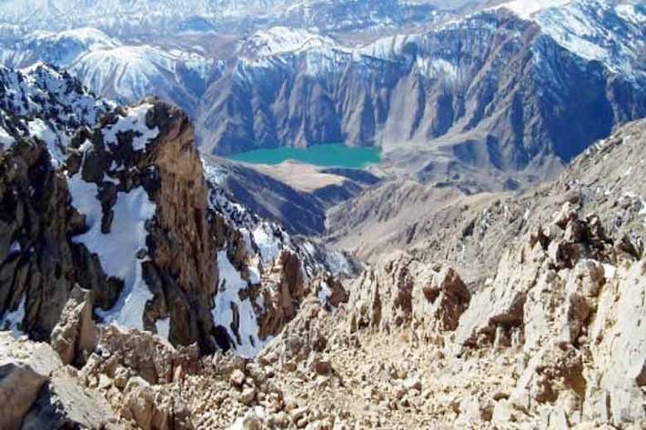 ذخایر برفی کشور شرایط مناسبی ندارد. بررسی‌ها از این حکایت دارد که میزان سطح برف در حوضه‌های آبریز کشور به یک سوم میانگین 15 سال گذشته رسیده است، وضعیتی که تامین آب شرب و کشاورزی را در بهار و تابستان سال آینده با مشکلات بیشتری رو به رو می‌کند.