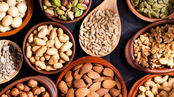 یبوست چیست؟ + معرفی غذا‌های فیبردار برای درمان یبوست