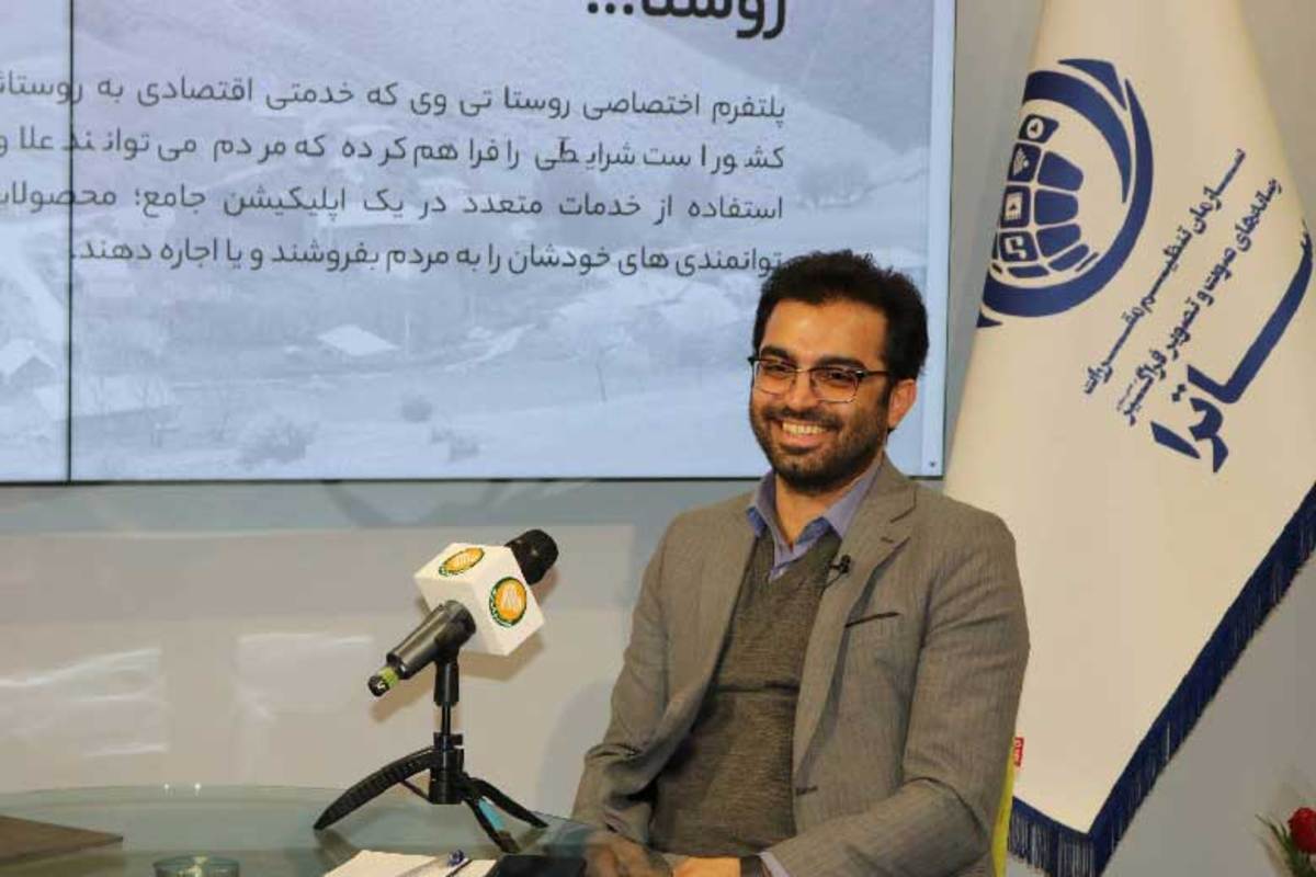 مسئول قرارگاه نشاط اجتماعی شورای فرهنگ عمومی کشور در ششمین برنامه «صمیمانه» تاکید کرد: ما در پی تقویت نشاط اجتماعی برای تقویت انسجام اجتماعی هستیم و تقویت هویت بومی و محلی را در راستای تقویت هویت ملی می‌دانیم.