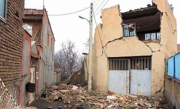 زمین در خوی آرام نمی‌گیرد | زمین لرزه‌ها تا 4 ماه دیگر ادامه دارد| پس لرزه یا پیش‌لرزه؛ مساله این است   