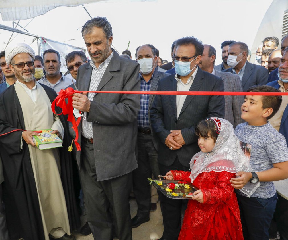 افتتاح گلخانه 5 هزار متری در روستای کنرک شهرستان بروجن افتتاح گلخانه 5 هزار متری در روستای کنرک شهرستان بروجن