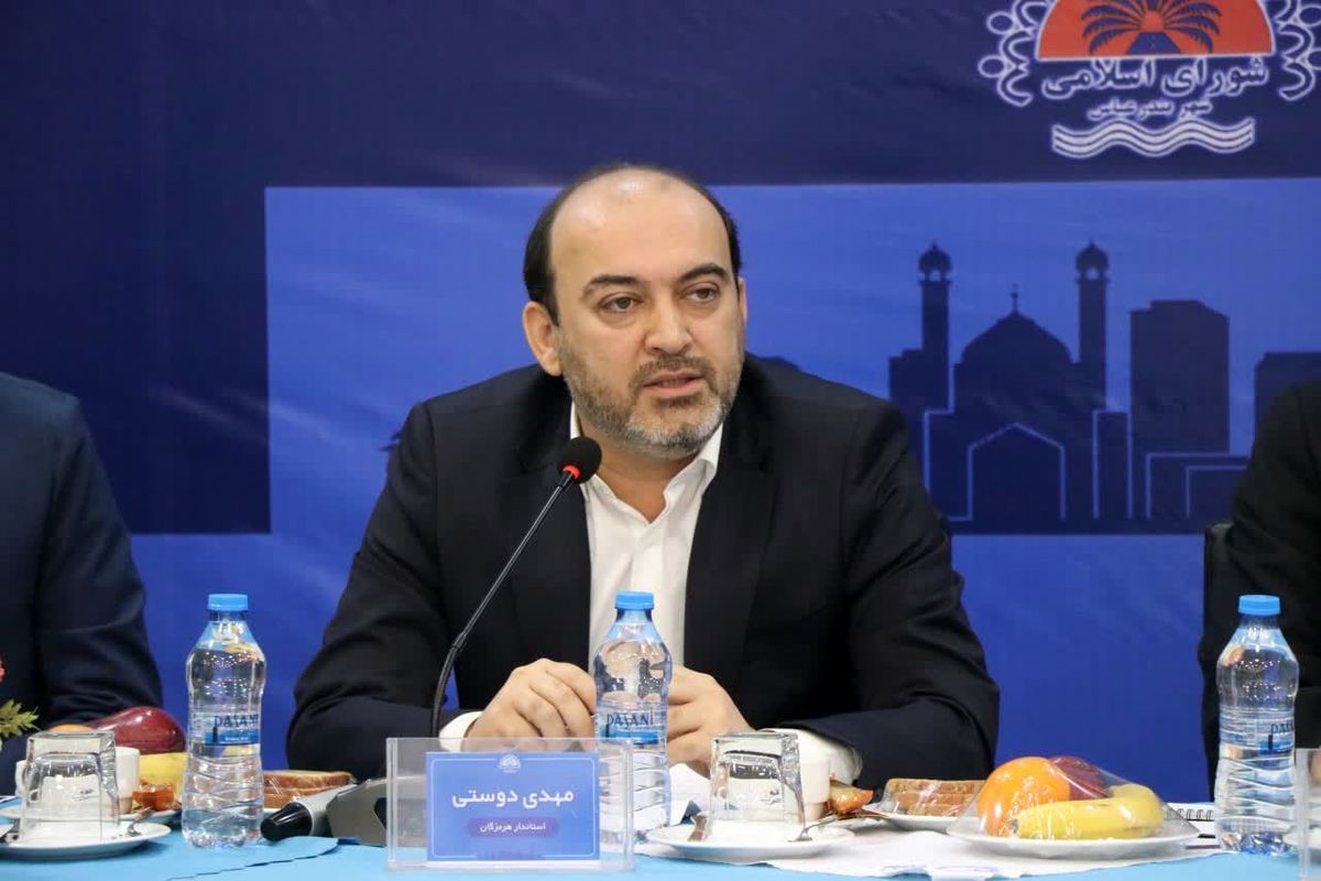 استاندار هرمزگان با تاکید بر اینکه شوراها و شهرداری‌ها باید جایگاه و نقش خود را در طرح‌های ملی بیابند خواستار استفاده از فرصت نهضت ملی مسکن برای اصلاح حاشیه شهرها شد.
