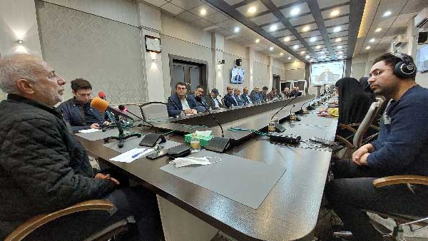 حزب رستاخیر نتیجه خودکامگی فراگیر شاه بود | مطالعه یک کتاب 10 سال زندانی حزب رستاخیر نتیجه خودکامگی فراگیر شاه بود | مطالعه یک کتاب 10 سال زندانی