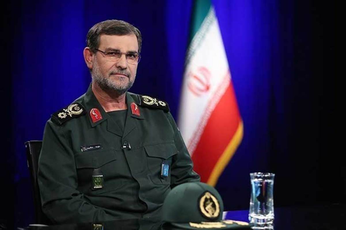 فرمانده نیروی دریایی سپاه پاسداران انقلاب اسلامی از ‌ارتقای سطح توان رزم دریایی سپاه خبر داد و گفت: ‌تبدیل شناور‌های راکت‌انداز در کلاس شناور‌های عاشورا و طارق به موشک‌انداز‌، در جهان بی‌سابقه است.