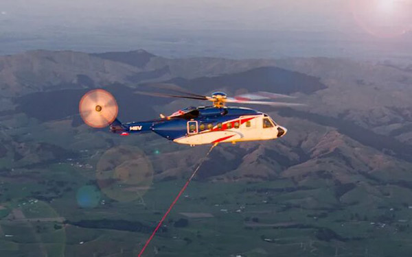 راکت «لب» بوستر در حال سقوط را با بالگرد گرفت +عکس راکت «لب» بوستر در حال سقوط را با بالگرد گرفت +عکس