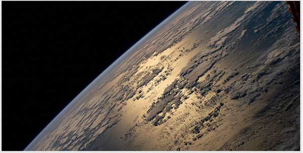 خورشید بر فراز اقیانوس اطلس+عکس