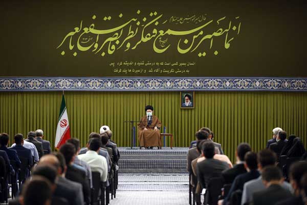 دیدار جمعی از دانشجویان با رهبر انقلاب +عکس دیدار جمعی از دانشجویان با رهبر انقلاب +عکس