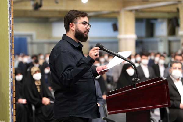 دیدار جمعی از دانشجویان با رهبر انقلاب +عکس دیدار جمعی از دانشجویان با رهبر انقلاب +عکس