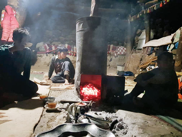 تحصیل زیر خط محرومیت +عکس تحصیل زیر خط محرومیت +عکس