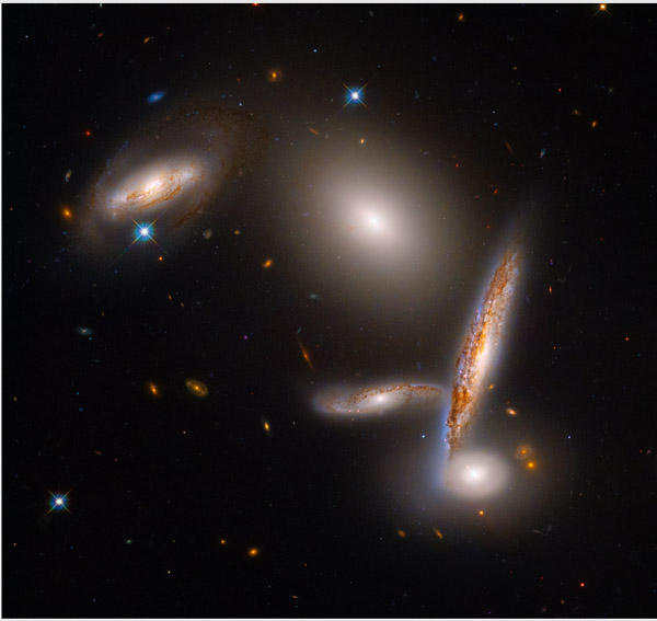 رقص گرانشی کهکشان‌ ها +عکس