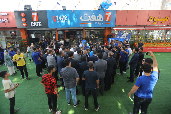 فروشگاه و کافه هفت با حضور سـردار آزمون در چالوس افتتاح شد فروشگاه و کافه هفت با حضور سـردار آزمون در چالوس افتتاح شد
