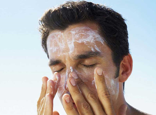 چرا و از چه زمانی کرم ضد آفتاب اختراع شد؟