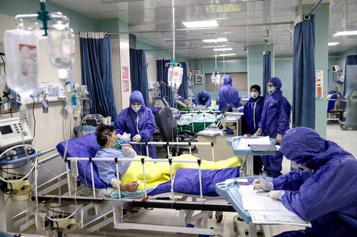 روز‌های مرگبار کرونا در حال بازگشت به تقویم است؛ ۲۶ نفر از جمعه تا شنبه گذشته جان خود را از دست داده‌اند و روند ابتلا به کووید-۱۹ نیز افزایشی شده است. در این بین سخنگوی ستاد ملی مبارزه با کرونا از الزامی شدن استفاده از ماسک در وسایل حمل و نقل عمومی و فعال‌تر شدن طرح شهید سلیمانی خبر می‌دهد. تصمیم‌هایی که اجرای مناسب آن‌ها می‌تواند از پیامد و سرعت پیک هفتم بکاهد.