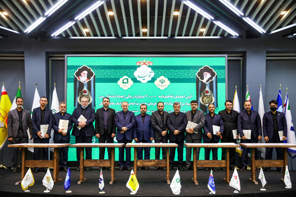 امضای بزرگترین تفاهمنامه ایجاد اشتغال در کشور بین ستاد اجرایی فرمان امام و ۸ بانک | ایجاد ۴۰۰ هزارشغل تا پایان سال