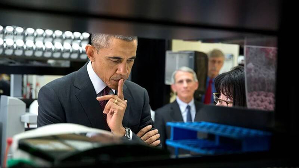 عکس | پشت پرده تجارت &laquo;آنتونی فائوچی&raquo; و &laquo;بیل گیتس&raquo; با سلامت مردم جهان به روایت نیویورک تایمز