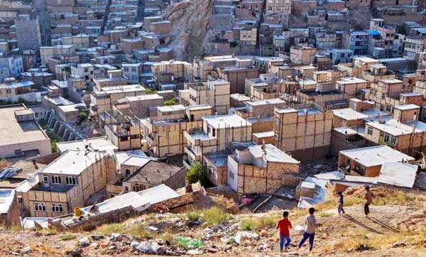 آسیب‌های اجتماعی در حاشیه قد می‌کشد  