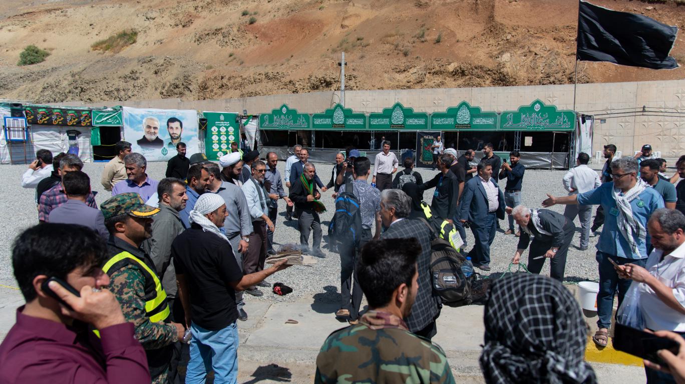 گزارش تصویری تردد زائران اربعین حسینی از مرز تمرچین گزارش تصویری تردد زائران اربعین حسینی از مرز تمرچین