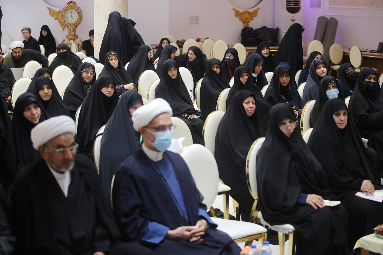 الگوی زن «نه شرقی نه غربی»/ زینب کبری امانت دار امامت بود الگوی زن «نه شرقی نه غربی»/ زینب کبری امانت دار امامت بود