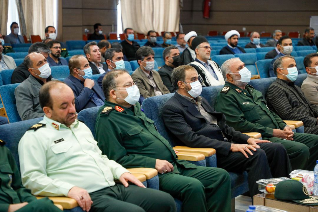 تجلیل از خادمان و عوامل اجرائی کنگره 10 هزار نفری شهداء جامعه عشایری