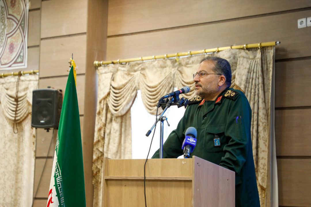 تجلیل از خادمان و عوامل اجرائی کنگره 10 هزار نفری شهداء جامعه عشایری