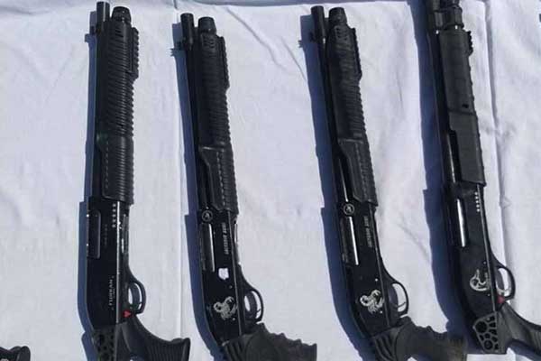 عکس | کشف ۱۱۷ قبضه سلاح در سیستان و بلوچستان پس از جمعه سیاه عکس | کشف ۱۱۷ قبضه سلاح در سیستان و بلوچستان پس از جمعه سیاه
