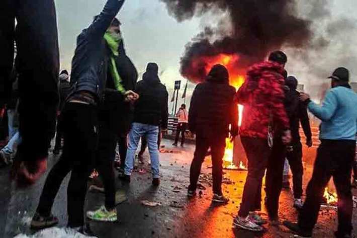 دادستان عمومی و انقلاب ساری از دستگیری چند عضو داعش و کومله در اغتشاشات اخیر مازندران خبر داد و گفت: با دستگیری این افراد و لیدرهای اغتشاشگران، کیفرخواست آنان صادر و پرونده به دادگاه ارسال شده است.