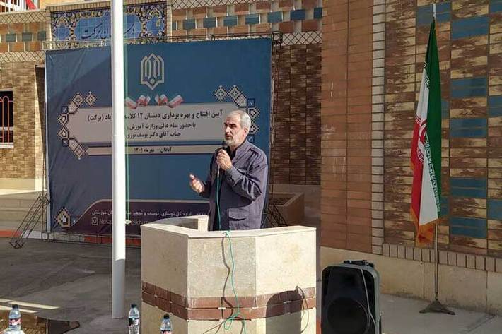 وزیر آموزش و پرورش گفت: کسری نیروی انسانی به صورت کلی و کمی در واحدهای آموزشی نداریم و کمبود معلم در سال تحصیلی جدید به روش‌های مختلف جبران شد.