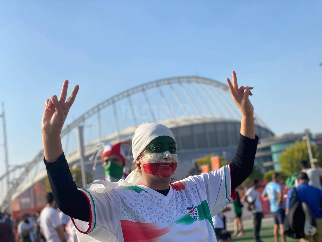 فیلم و عکس | حال و هوای هواداران تیم ملی قبل از شروع مسابقه با انگلیس