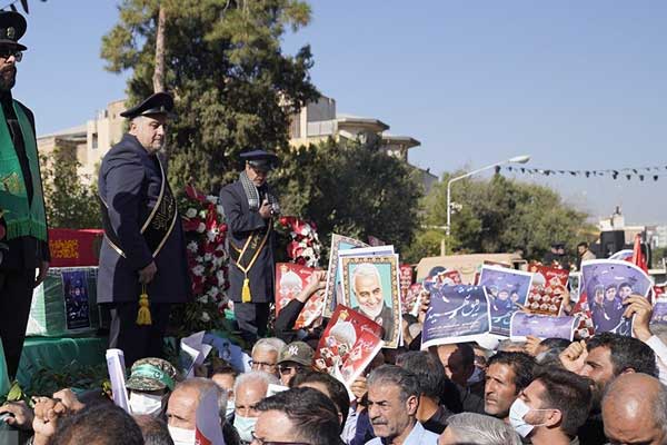 فیلم و عکس | تشییع شهدای حادثه تروریستی شاهچراغ