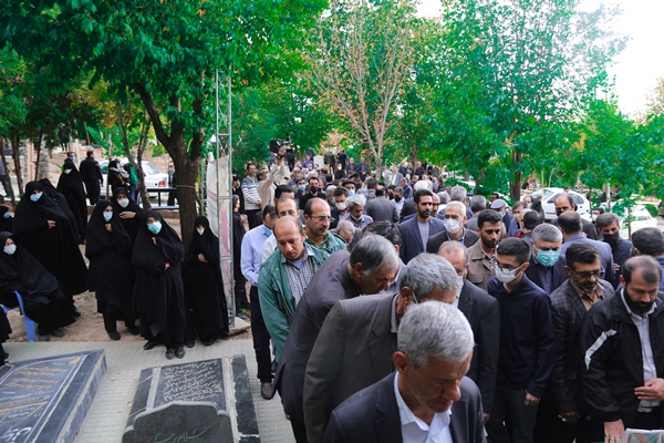 گرامیداشت چهلمین روز عروج خادم الشهداء حاج مرتضی بیاتی اشکفتکی گرامیداشت چهلمین روز عروج خادم الشهداء حاج مرتضی بیاتی اشکفتکی