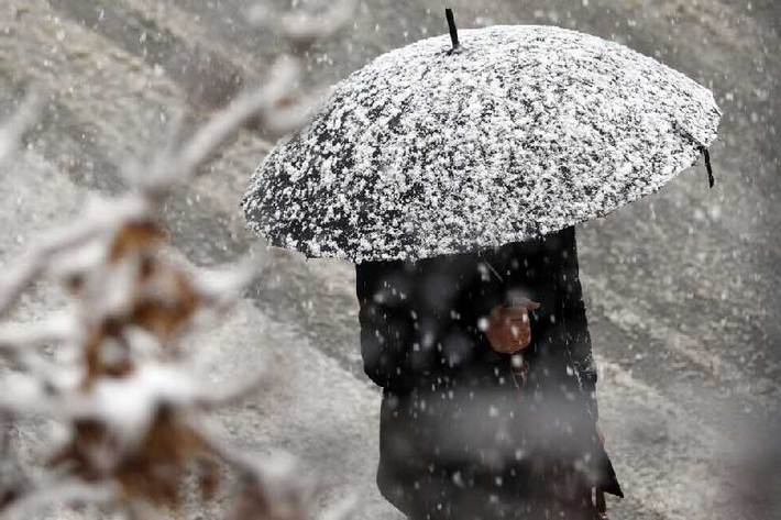 سازمان هواشناسی از ورود سامانه بارشی به کشور از روز شنبه آینده به کشور و آغاز مجدد بارش‌ها در ۶ استان خبر داد و اعلام کرد: بر اثر فعالیت این سامانه، بارش باران، وزش باد شدید موقتی، بارش برف و کولاک در ارتفاعات و مناطق سردسیر، کاهش محسوس دما و یخبندان پیش‌ بینی شده است.