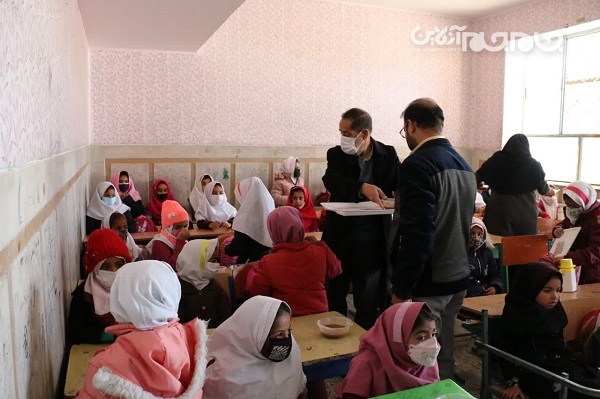 توزیع صبحانه گرم میان ۸۰۰ دانش آموز دختر حاشیه شهر زاهدان+تصاویر توزیع صبحانه گرم میان ۸۰۰ دانش آموز دختر حاشیه شهر زاهدان+تصاویر