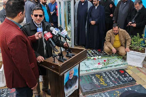 «جان فدا» شعار امسال بزرگداشت شهید سلیمانی است «جان فدا» شعار امسال بزرگداشت شهید سلیمانی است