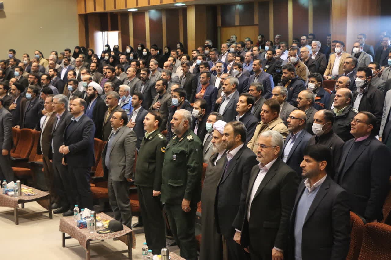 شیوه جدید دشمن در مقابله با انقلاب ایجاد یاس و نا امیدی در میان مردم،جوانان و جامعه است