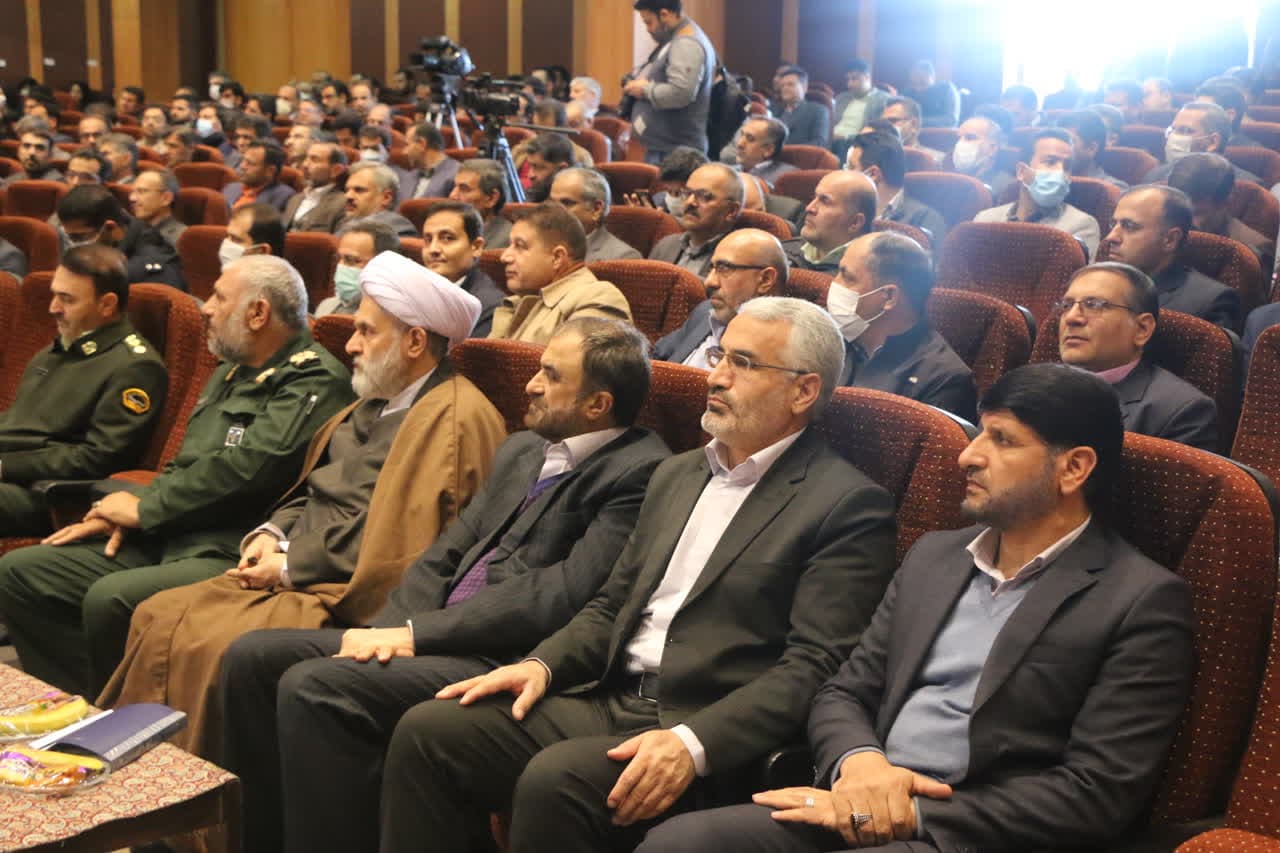 شیوه جدید دشمن در مقابله با انقلاب ایجاد یاس و نا امیدی در میان مردم،جوانان و جامعه است