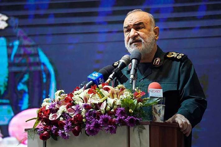 فرمانده‌کل سپاه پاسداران انقلاب اسلامی گفت: تاریخ برای فهم امروز است و از این منظر، دفاع مقدس و دشمنان آن روز و تفکراتشان هنوز وجود دارند و با مطالعه دفاع مقدس می‌توانیم بفهمیم چه‌کسانی دنبال حذف نام کشور عزیزمان هستند.