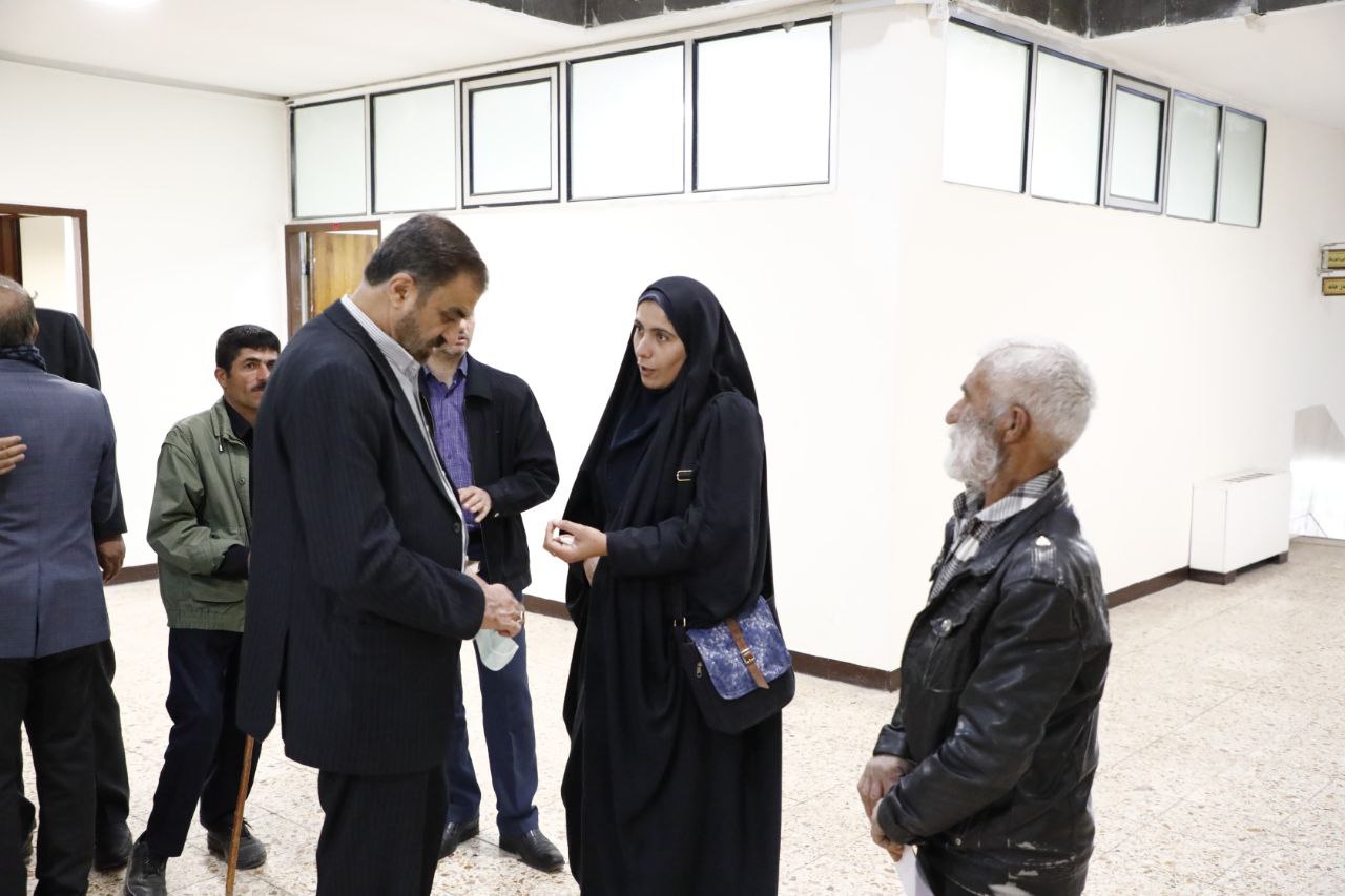 بازديد غیر مترقبه و سرزده استاندار چهار محال و بختیاری از معاونت های 4 گانه استانداری