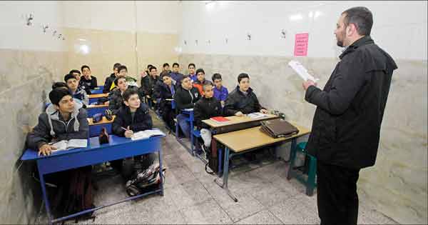 آیین‌نامه رتبه‌بندی معلمان در آستانه تغییر | رئیس سازمان برنامه و بودجه ‌استعفا می‌دهد؟‌ | آموزش و پرورش در فراموشی