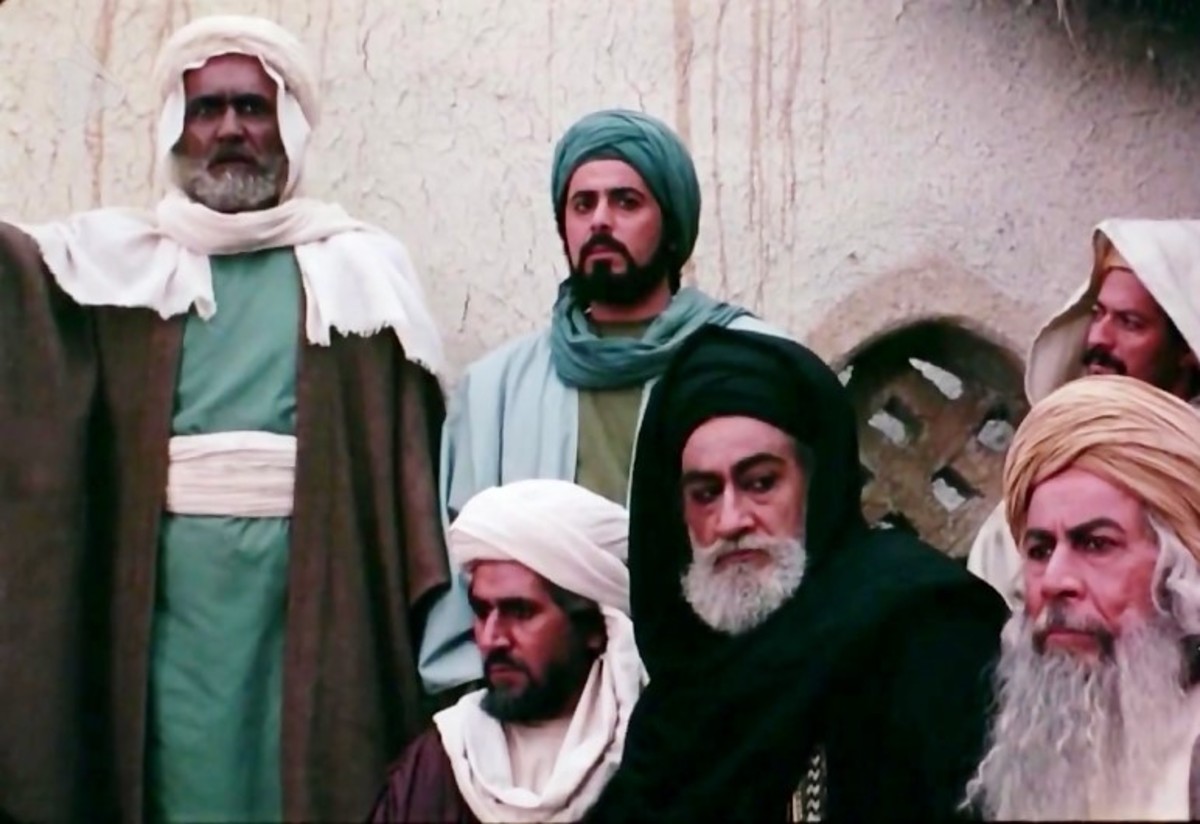 سریال امام علی(ع) یکی از ماندگارترین مجموعه‌های تلویزیون است. در سکانسی از این سریال، شاهد بازی محمدرضا شریفی نیا در نقش ولید در باب سخاوت و عدالت حضرت علی(ع) و تقسیم اموال خزانه به صورت عادلانه بین همه مردم هستیم و اینکه سخنان ولید درباره سخاوت و عدالت حضرت علی باعث تعجب جماعتی می شود که هیچ شناختی از حضرت علی ندارند و با او دشمنی می کنند. او در صحبت‌هایش درباره اموال بیت‌المال و اینکه حضرت علی هیچ تفاوتی برای تقسیم آن بین مردم نمی‌گذارد حرف می‌زند.