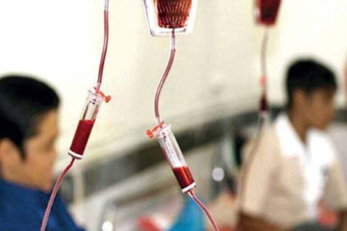 مدیر عامل پیشین کانون هموفیلی ایران می‌گوید: بیماران مبتلا به هموفیلی ‌برای تامین دارو با مشکلات زیادی رو به رو هستند و سهمیه داروی فاکتور8 آنها نصف شده است.