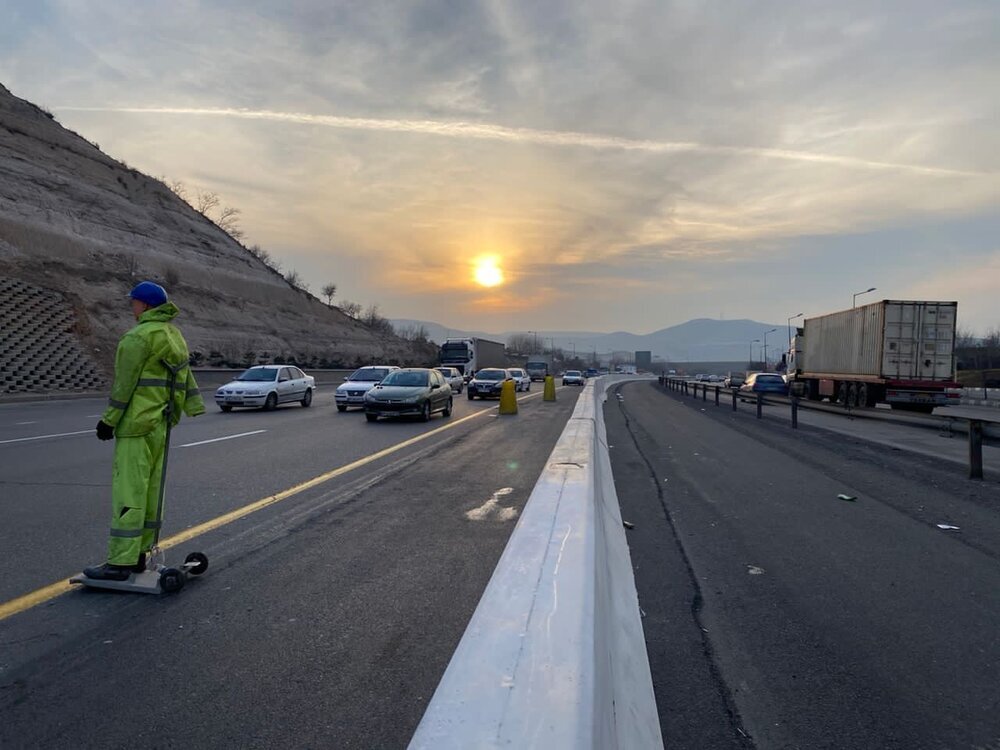 اتمام عملیات آسفالت ریزی و نصب نیوجرسی در اتوبان شهید کسایی اتمام عملیات آسفالت ریزی و نصب نیوجرسی در اتوبان شهید کسایی