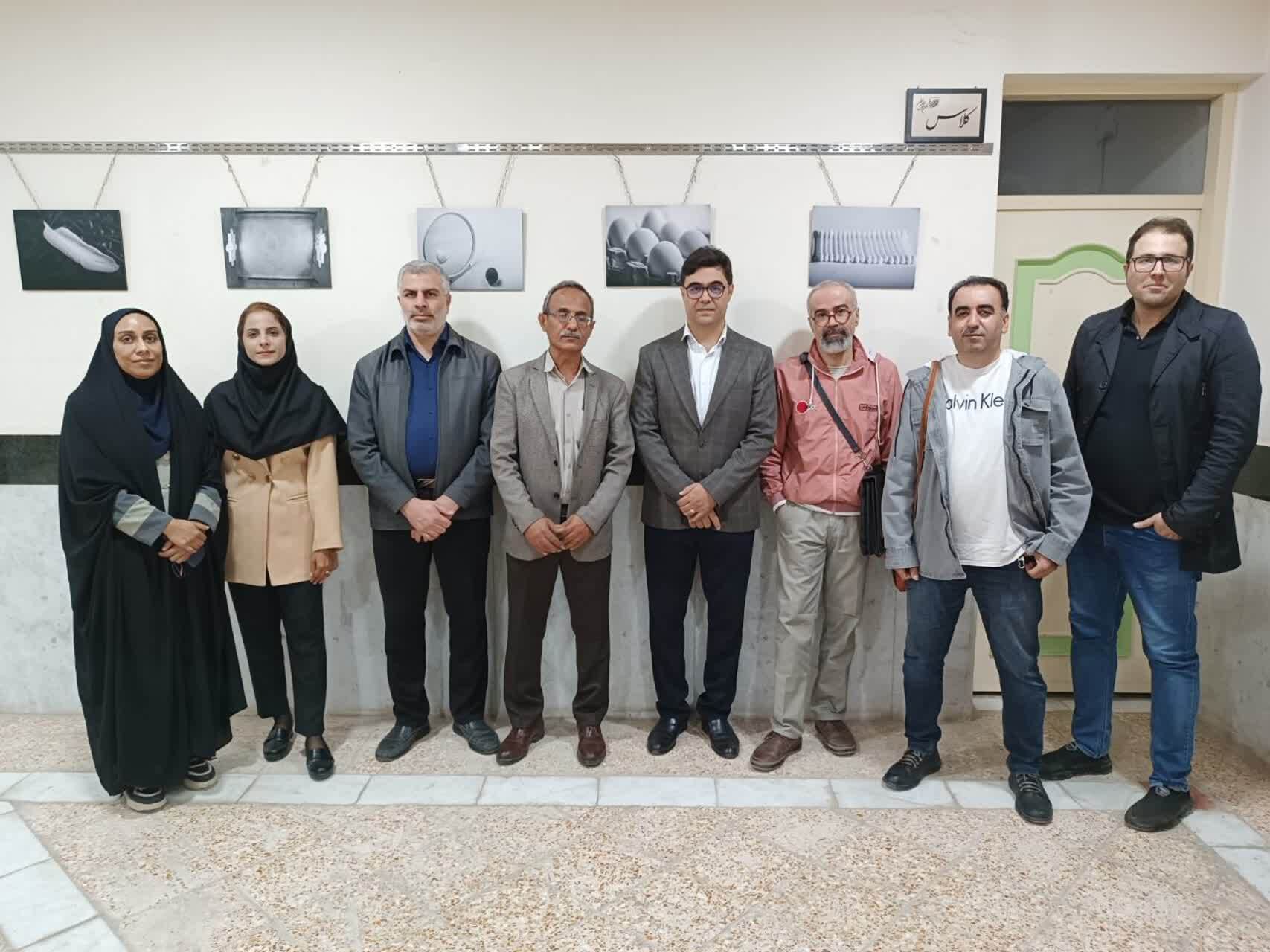 اولین نمایشگاه عکس (کنتراست)