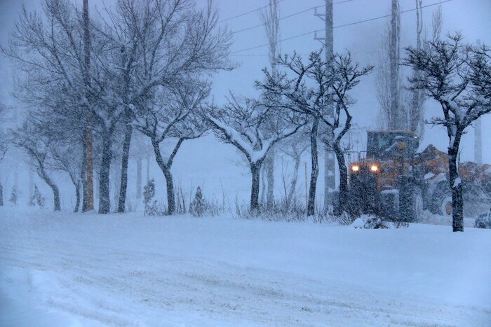 بارش برف بیش از 60 سانتیمتری ادارههای استان اردبیل را تعطیل کرد بارش برف بیش از 60 سانتیمتری ادارههای استان اردبیل را تعطیل کرد