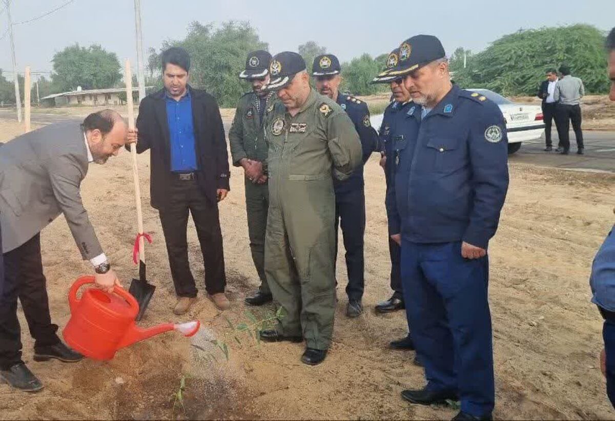 کاشت نهال به یاد شهید عباس دوران در هرمزگان