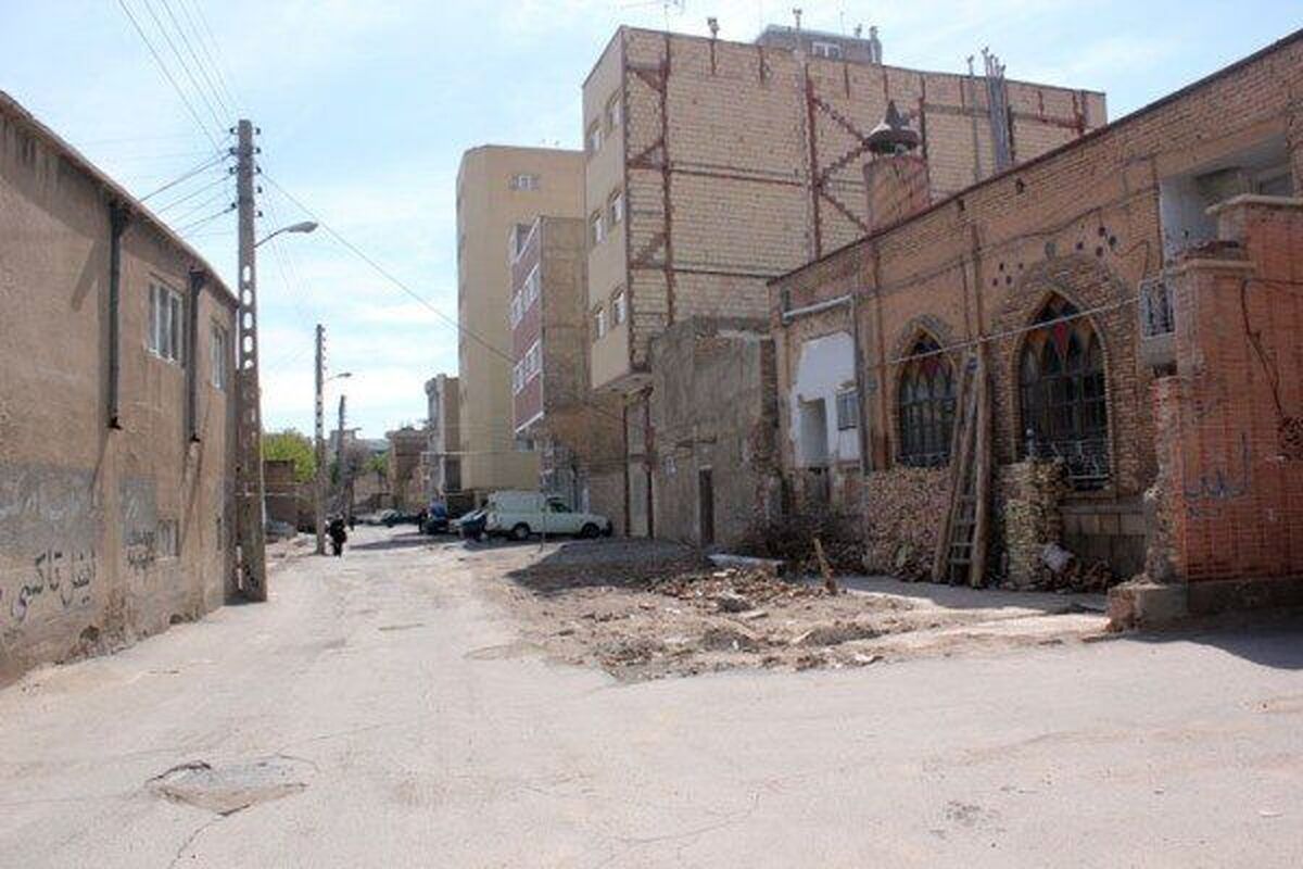 ساکنان کوی فلسطین زنجان در قالب طرح کلید به کلید ، یک دستگاه آپارتمان جدید دریافت می‌کنند.