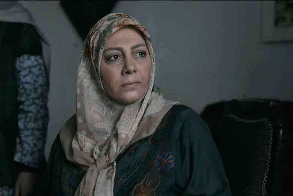 عکس‌ های جدید سریال «مسیر اصلی» با بازی امیرعلی دانایی و زهرا داوودنژاد رونمایی شد.