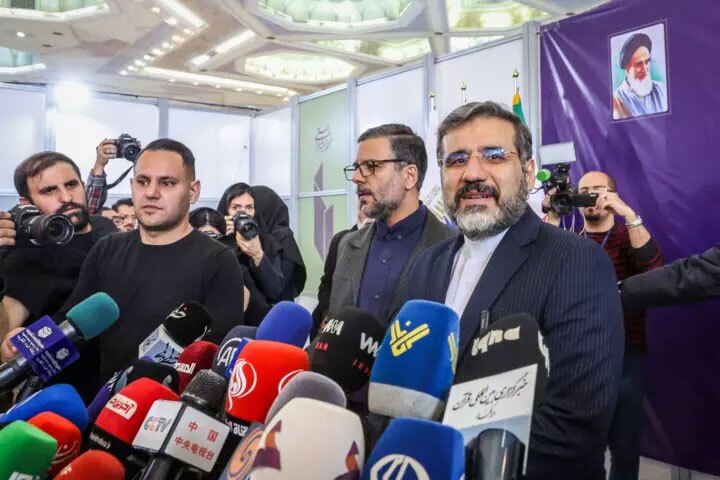 وزیر فرهنگ: یکی از امور معطل‌مانده فرهنگی امروز بازگشایی شد