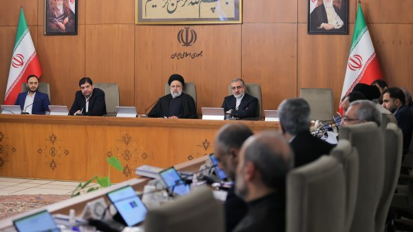 رئیسی: ناتراز کردن بودجه خلاف صریح اصل ۷۵ قانون اساسی است رئیسی: ناتراز کردن بودجه خلاف صریح اصل ۷۵ قانون اساسی است