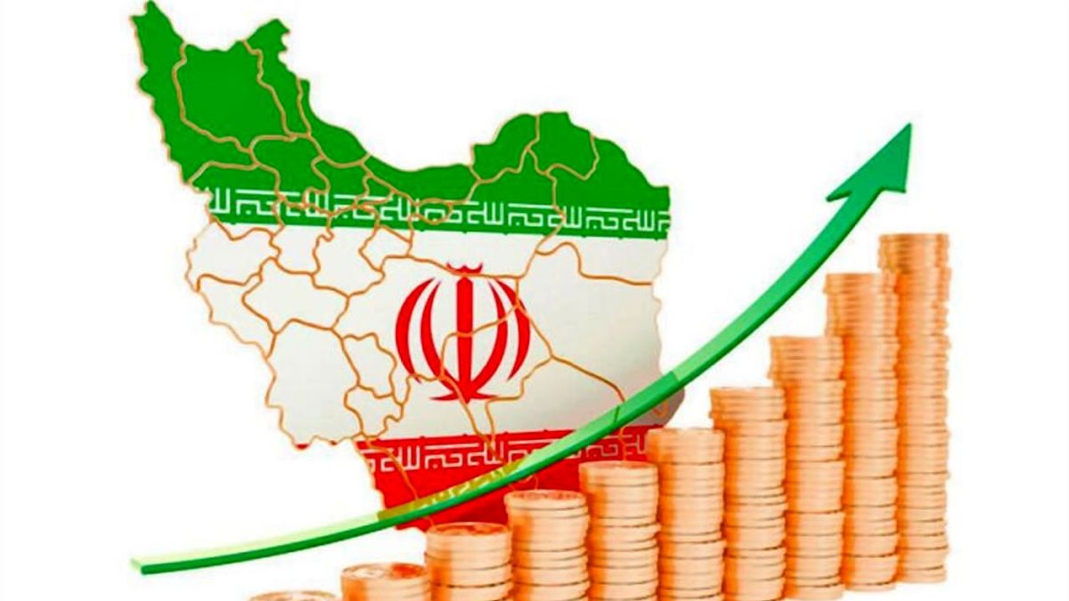 چندی پیش تیم اقتصادی دولت از تهیه بسته ۱۰بندی در دولت برای مهار تورم و رشد تولید خبر داد. به نظر می‌رسد مواردی مانند نرخ بهره دستوری، حجم بالای تسهیلات تکلیفی نسبت به میزان کفایت سرمایه بانک‌ها نزد بانک مرکزی، دور شدن بانک‌ها از اصول بنگاهداری رقابتی و کسری ۳۰۰هزار میلیارد تومانی در تراز عملیاتی بودجه۱۴۰۱ و افزایش سقف مصارف بودجه۱۴۰۱ از سوی مجلس، باعث شد نظام بانکی نتواند یکی از عوامل اصلی تورم یعنی پایه پولی را کنترل کند؛ در حالی که پیشتر تلاش کرده بود مصارف بودجه را با کنترل برخی هزینه‌ها از جمله در بخش حقوق و دستمزد، مدیریت کند.