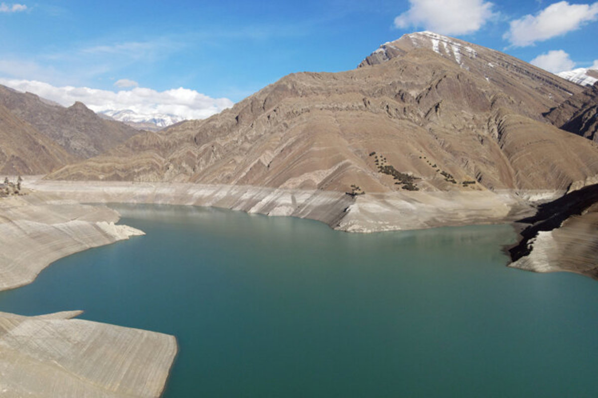 رئیس مرکز ملی اقلیم و مدیریت بحران خشکسالی می‌گوید: کمتر از 30 درصد ظرفیت‌ سدهای پنجگانه استان تهران دارای آب است و با افزایش دما و مصرف آب در تابستان شرایط  منابع آبی پایتخت ناگوارتر ‌خواهد شد.